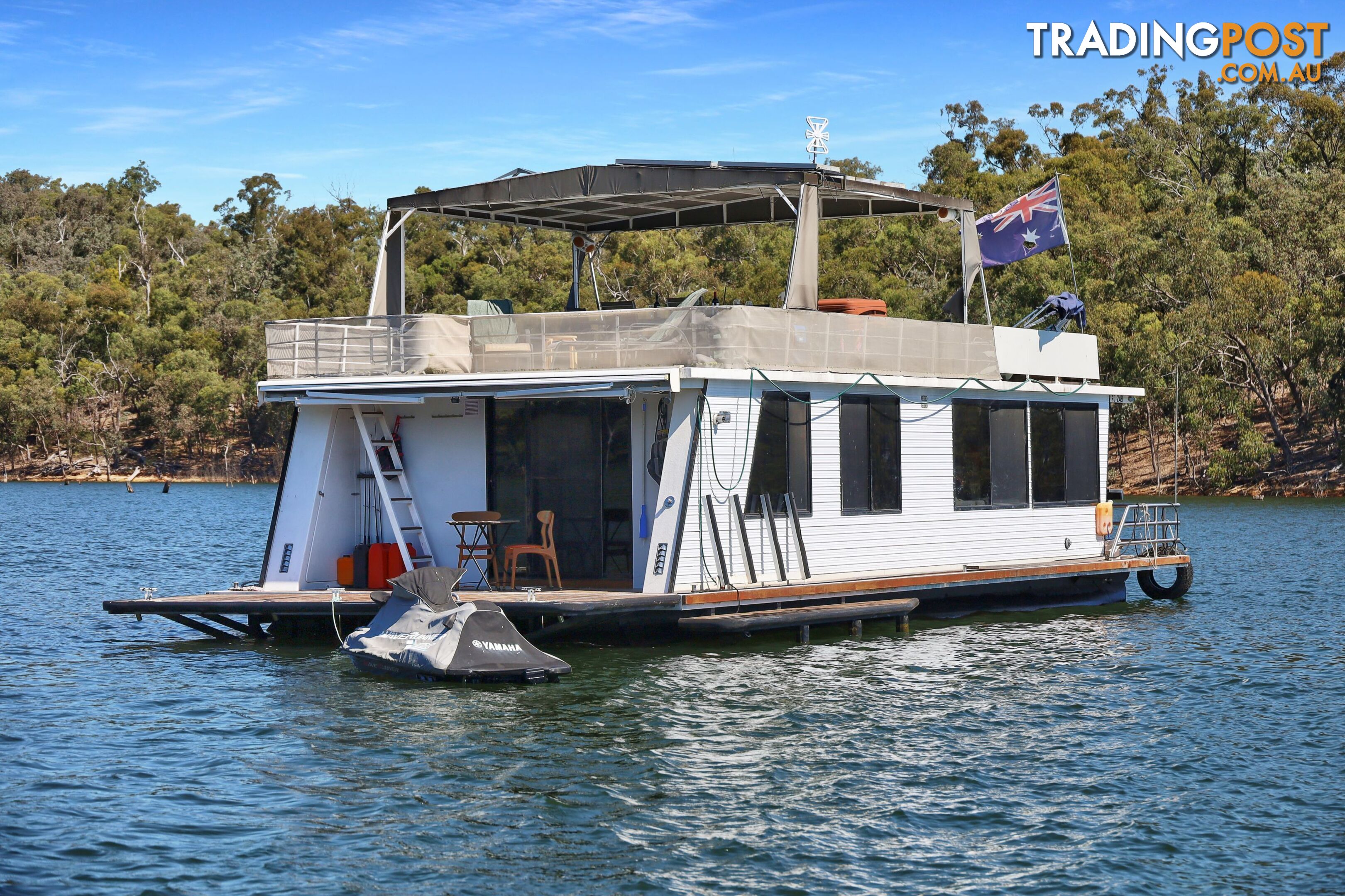 Drifter Houseboat Holiday Home on Lake Eildon