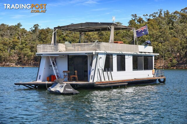 Drifter Houseboat Holiday Home on Lake Eildon