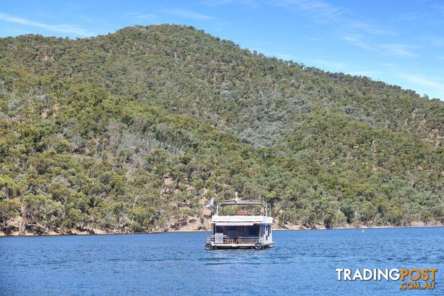 Drifter Houseboat Holiday Home on Lake Eildon