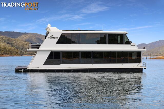 AMORE Houseboat Holiday Home on Lake Eildon