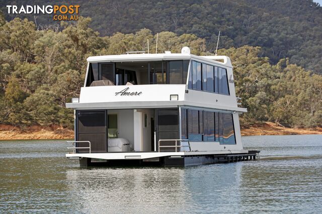 AMORE Houseboat Holiday Home on Lake Eildon