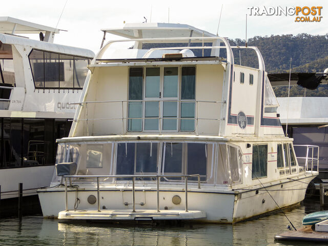 Kimberley-Jane - Ramsay style houseboat on Lake Eildon
