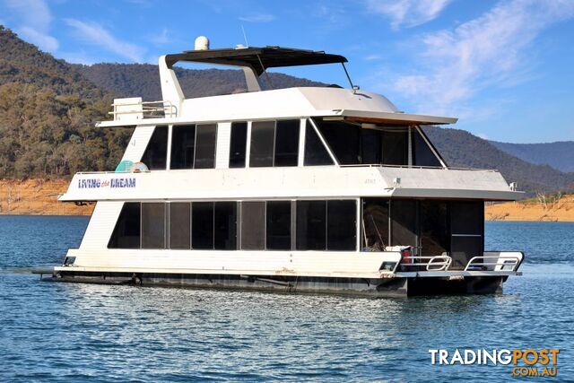 Living the Dream Houseboat Holiday Home @ Lake Eildon