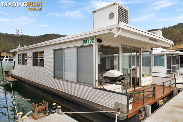 VENEZIA Houseboat Holiday Home @ Lake Eildon