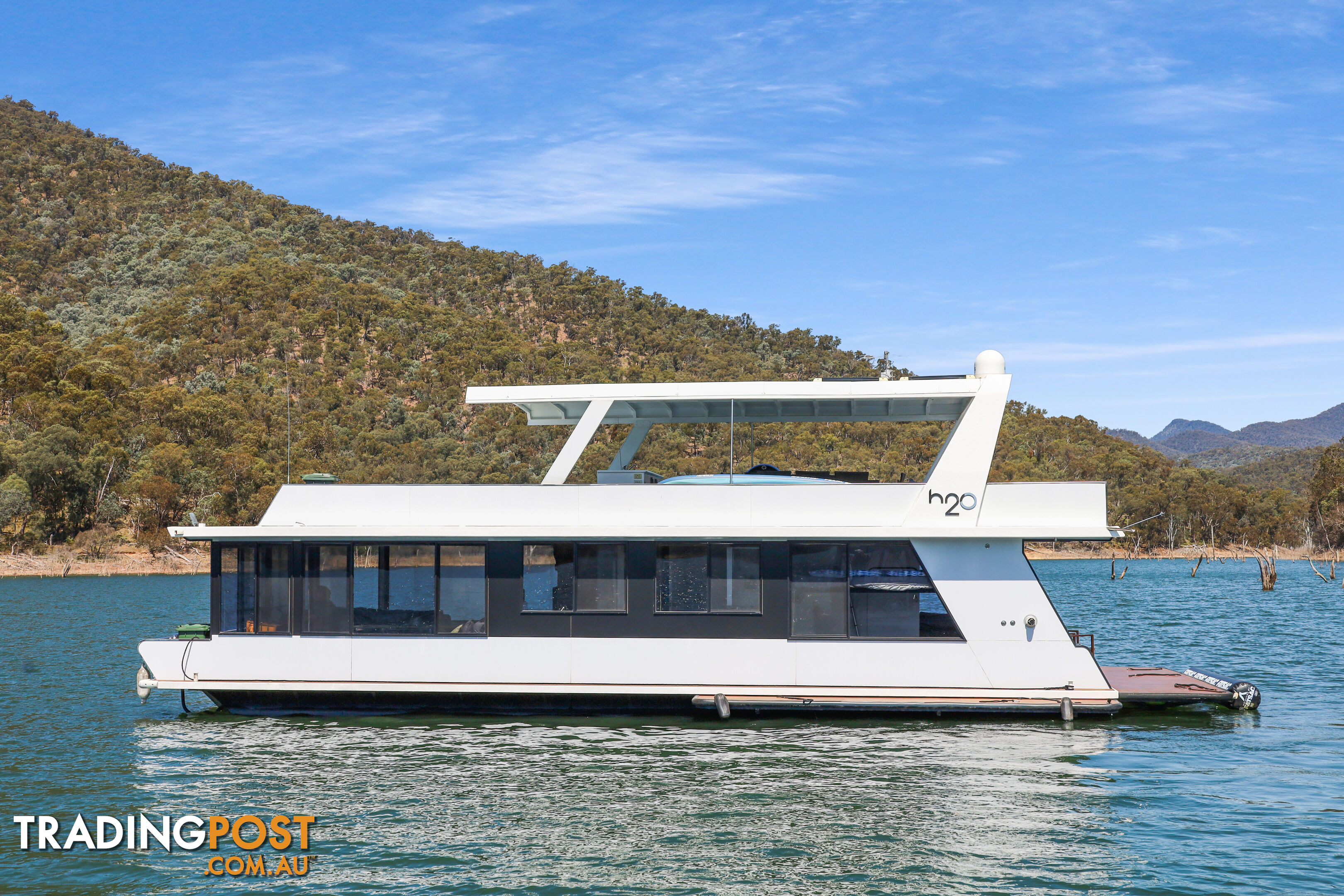 H2O Houseboat Holiday Home on Lake Eildon