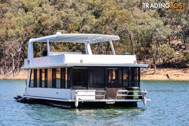 H2O Houseboat Holiday Home on Lake Eildon