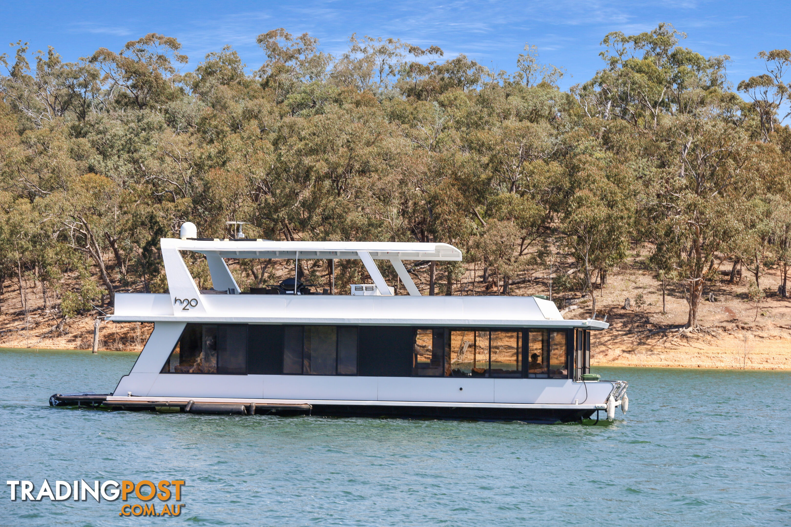 H2O Houseboat Holiday Home on Lake Eildon