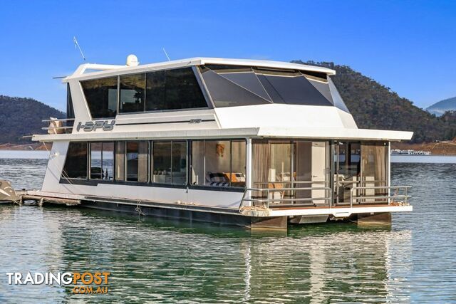 i-SPY Houseboat Holiday Home on Lake Eildon