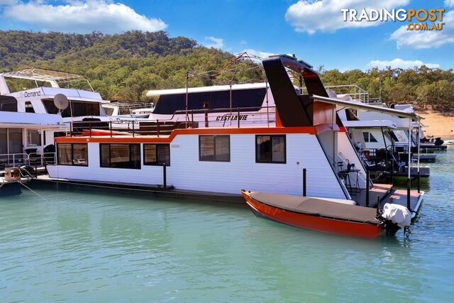 RAFFLES @ JCM Houseboat Holiday Home on Lake Eildon - photo 4 of 26