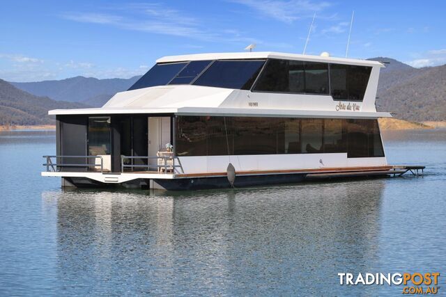 JOIE de VIE Houseboat Holiday Home @ Lake Eildon