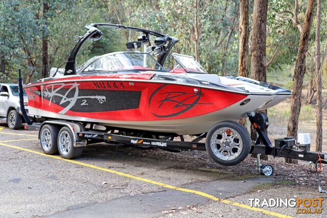 Tige RZ2 Wake Boat