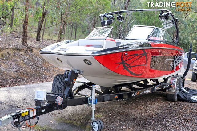 Tige RZ2 Wake Boat