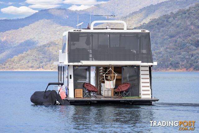 Nomad Houseboat Holiday Home on Lake Eildon