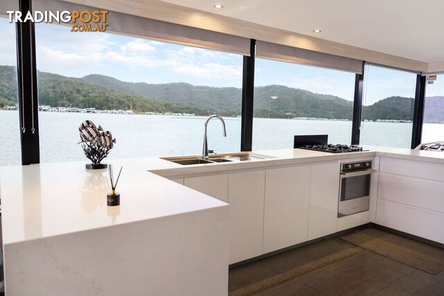 La Dolce Vita Houseboat Holiday Home @ Lake Eildon