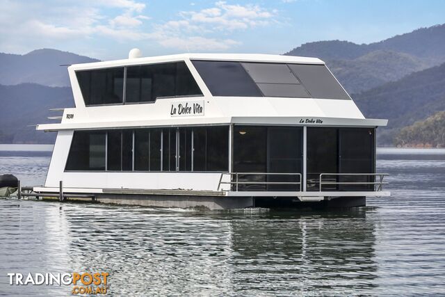 La Dolce Vita Houseboat Holiday Home @ Lake Eildon