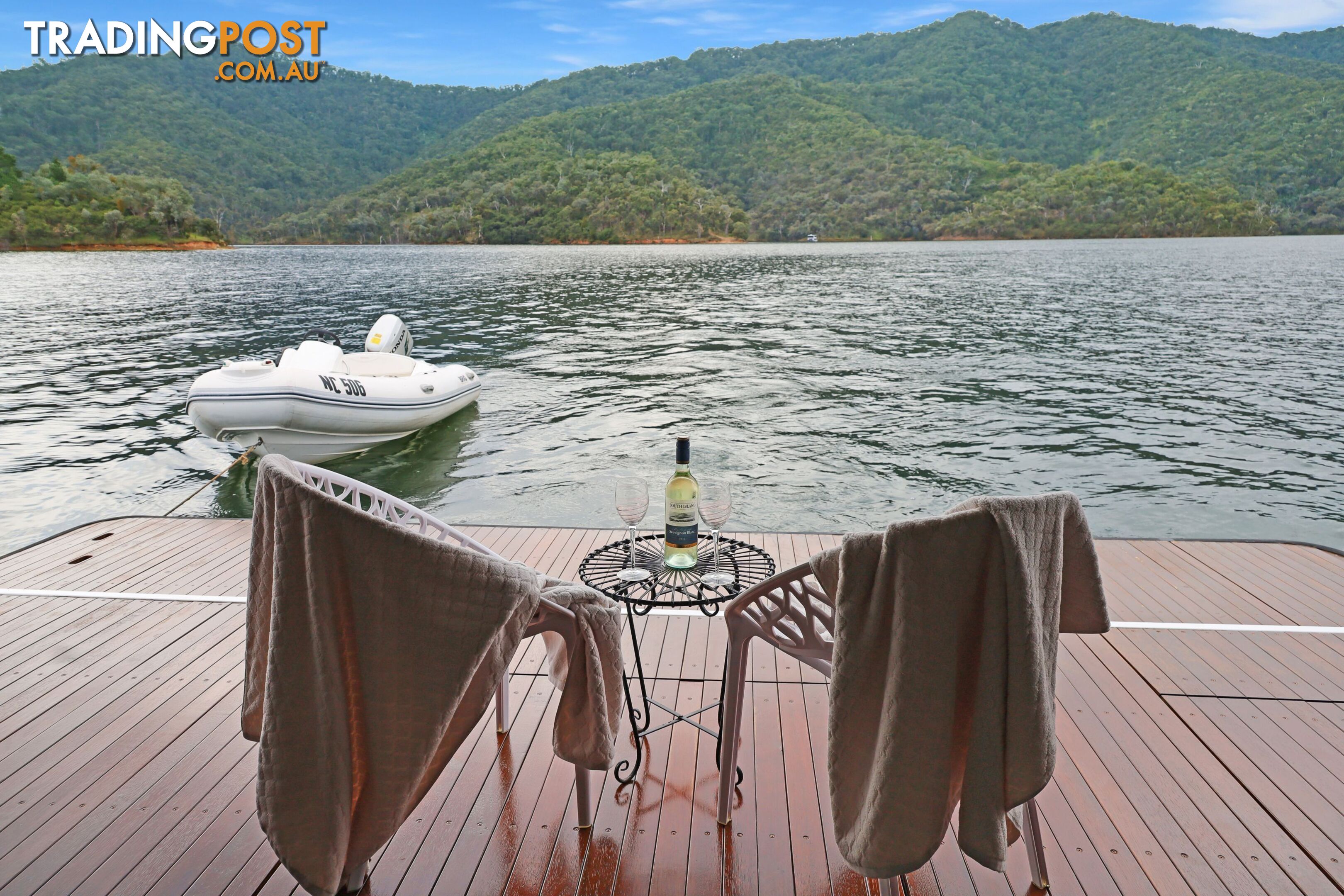 La Dolce Vita Houseboat Holiday Home @ Lake Eildon