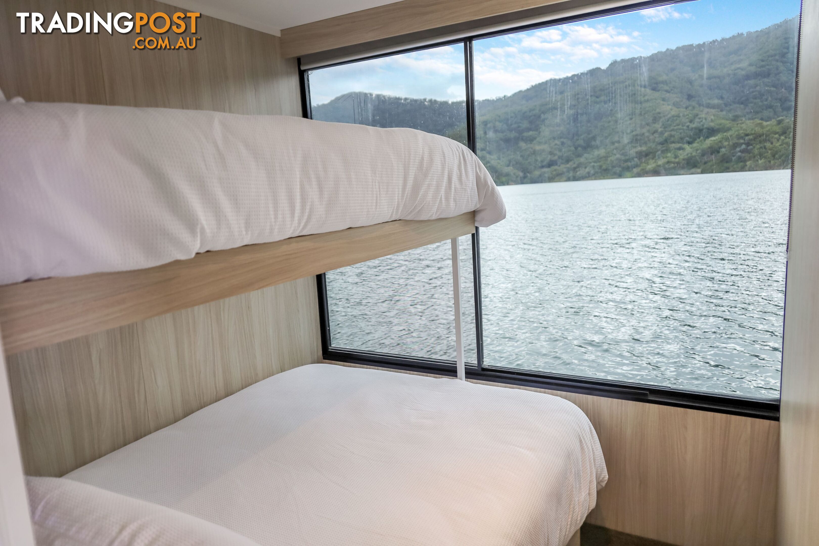 La Dolce Vita Houseboat Holiday Home @ Lake Eildon