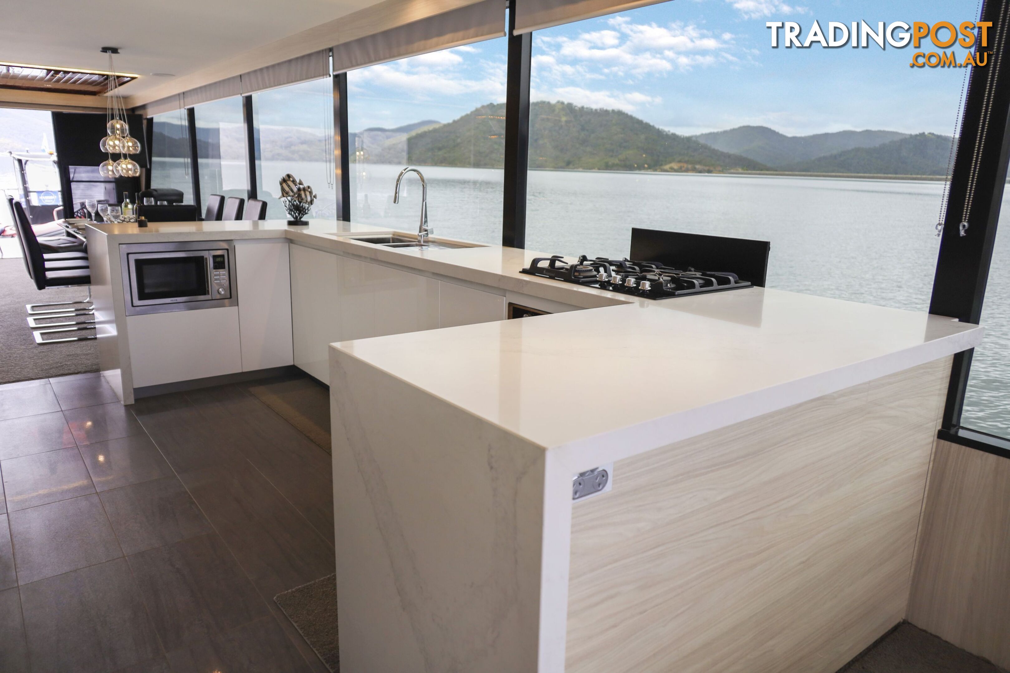 La Dolce Vita Houseboat Holiday Home @ Lake Eildon