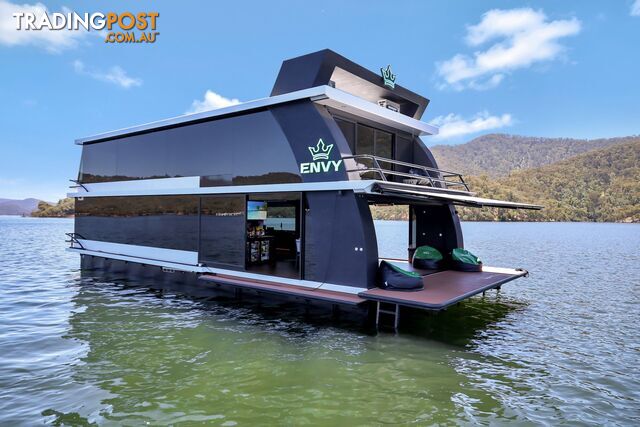 ENVY Houseboat Holiday Home on Lake Eildon