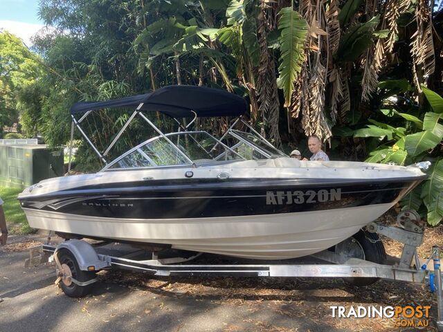 Fun Bowrider Bayliner runabout boat