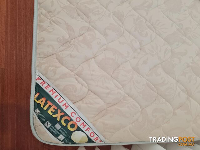 Latex mattress queen size