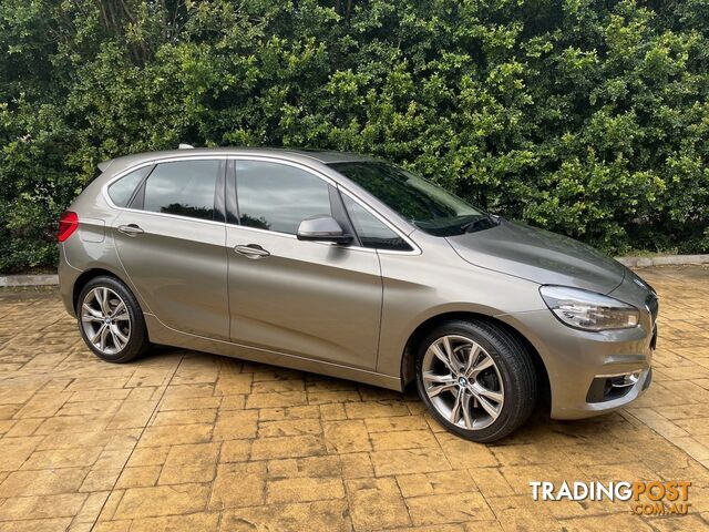 2015 BMW 2 Series 220i Luxury Hatchback Automatic