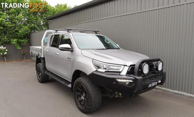 2020 TOYOTA HILUX SR5  CAB CHASSIS