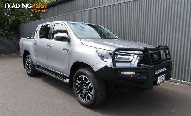 2020 TOYOTA HILUX SR5  CAB CHASSIS