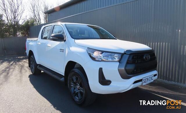 2023 TOYOTA HILUX SR  UTE