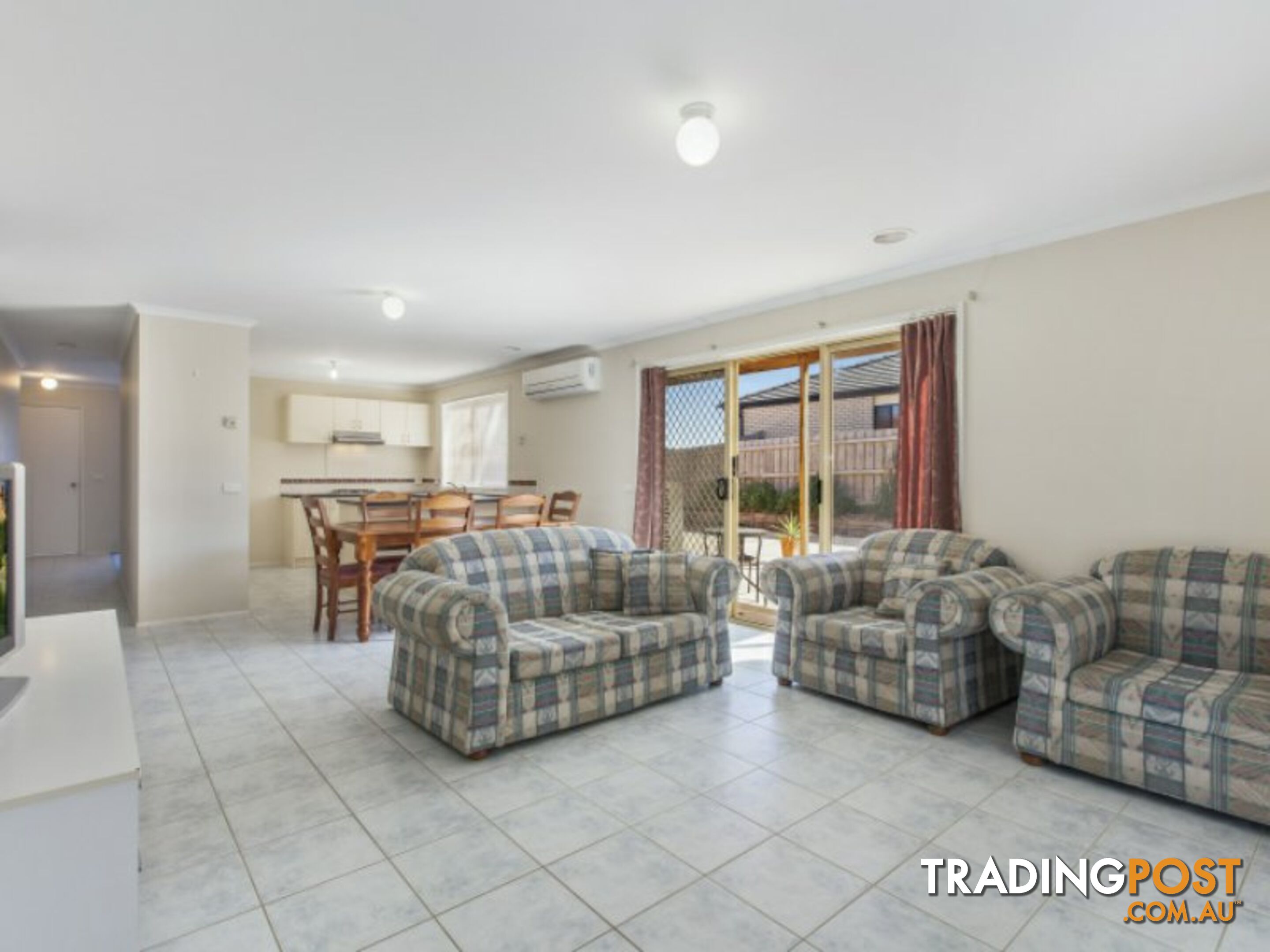 8 Thomas Place WALLAN VIC 3756