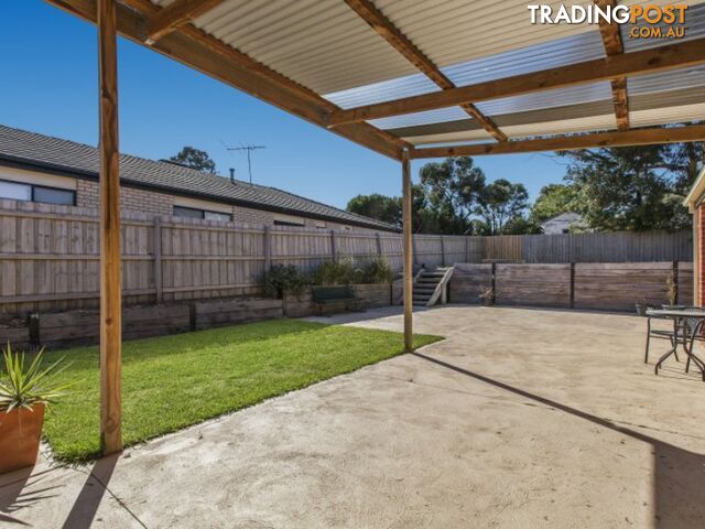 8 Thomas Place WALLAN VIC 3756