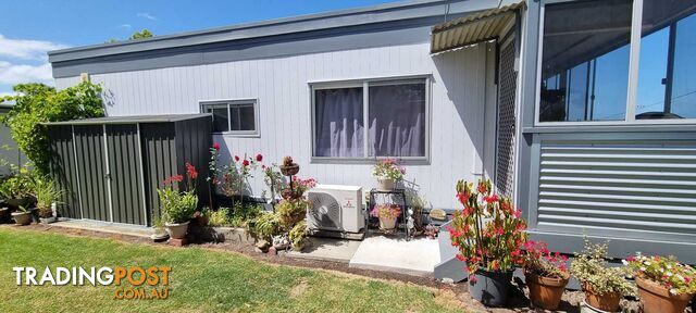 2 bedroom modern house Tamboo River close to Metung, Lakes Entrance and Bairnsdale