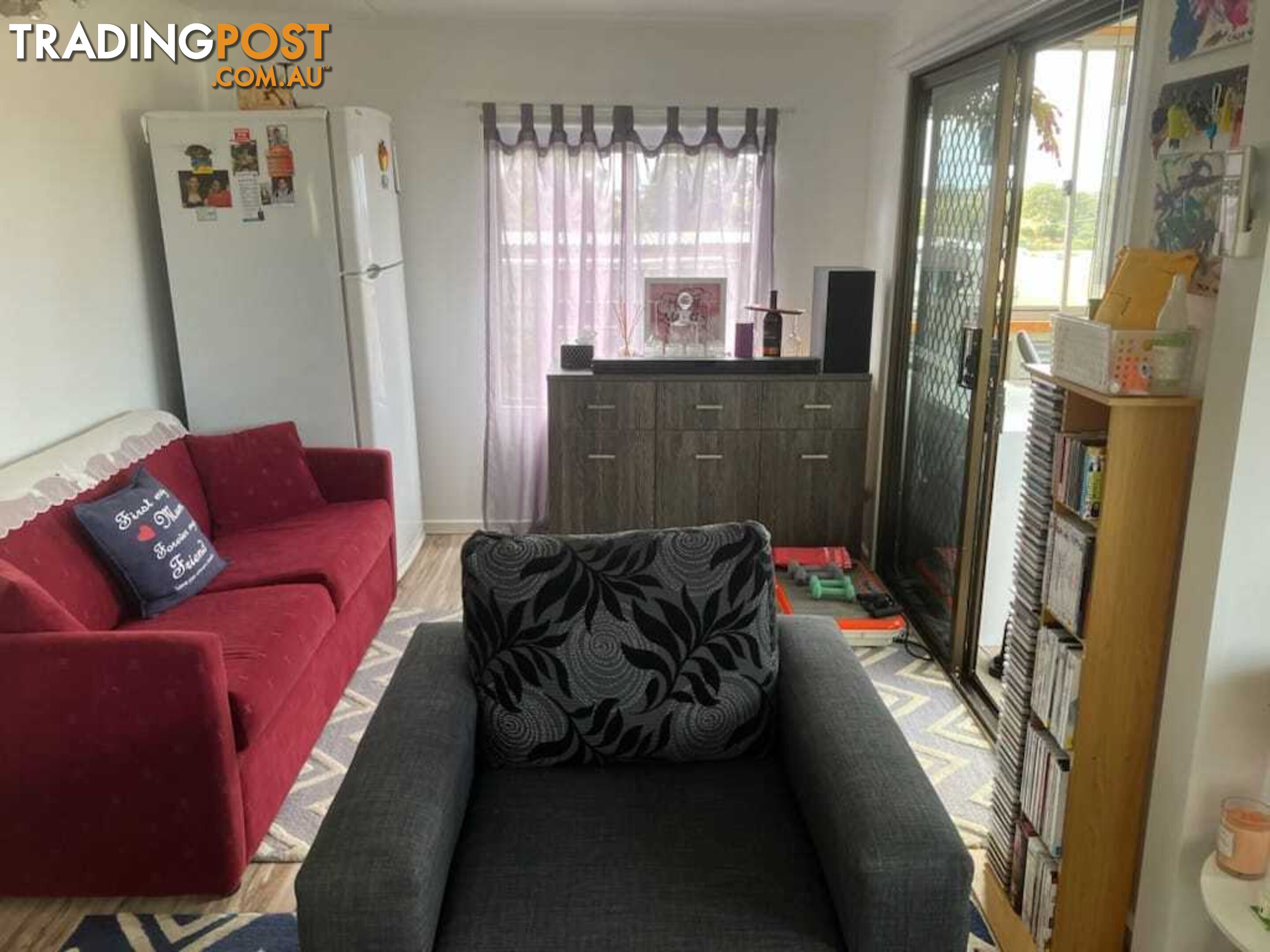 2 bedroom modern cabin house Tamboo River close to Metung, Lakes Entrance and Bairnsdale