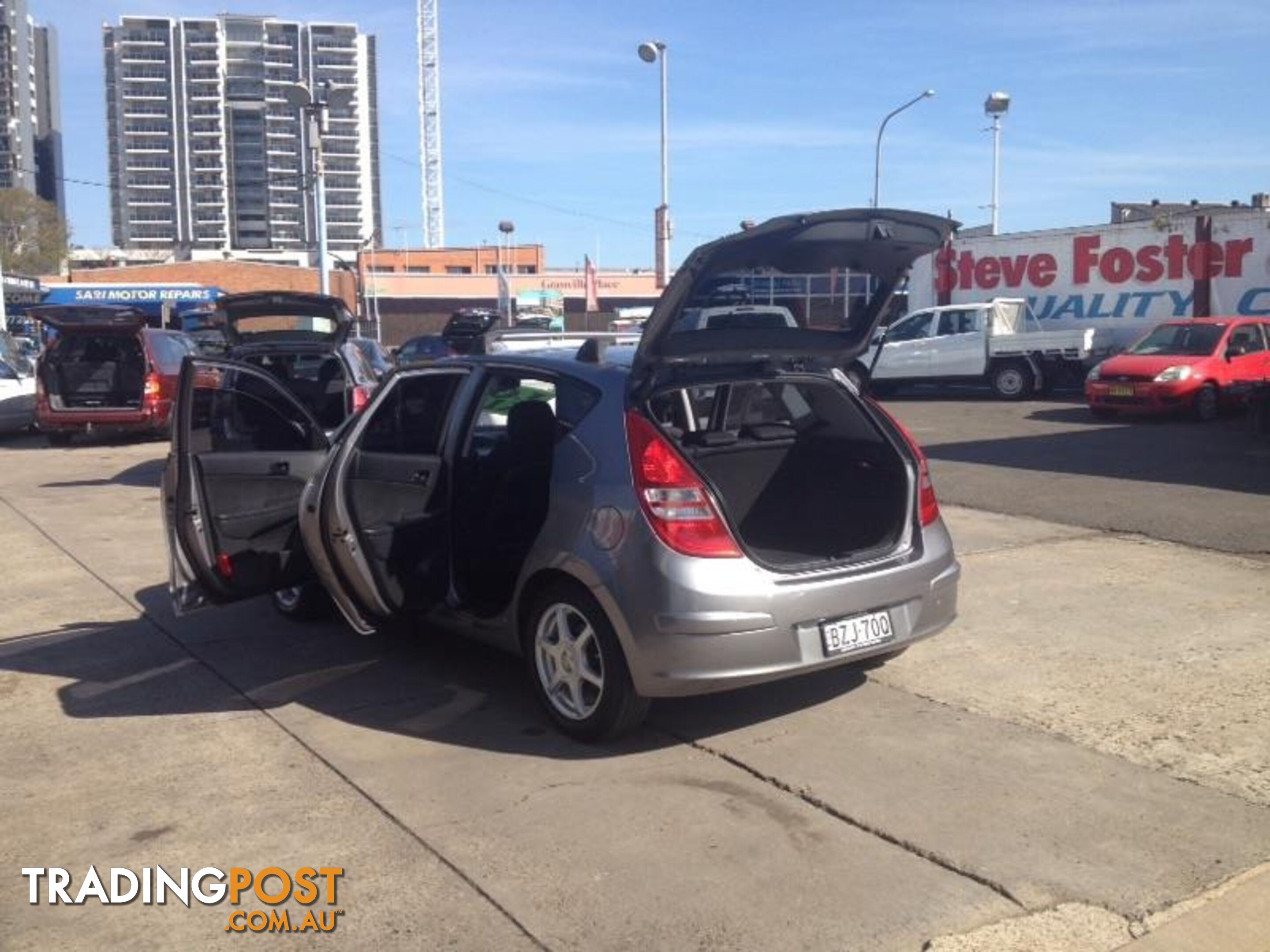 2011  HYUNDAI i30 SX FD MY11 5D HATCHBACK