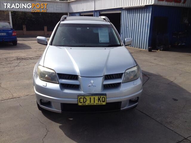 2004  MITSUBISHI OUTLANDER VR-X ZF 4D WAGON - photo 2 of 27