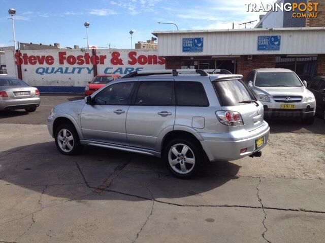 2004  MITSUBISHI OUTLANDER VR-X ZF 4D WAGON - photo 5 of 27