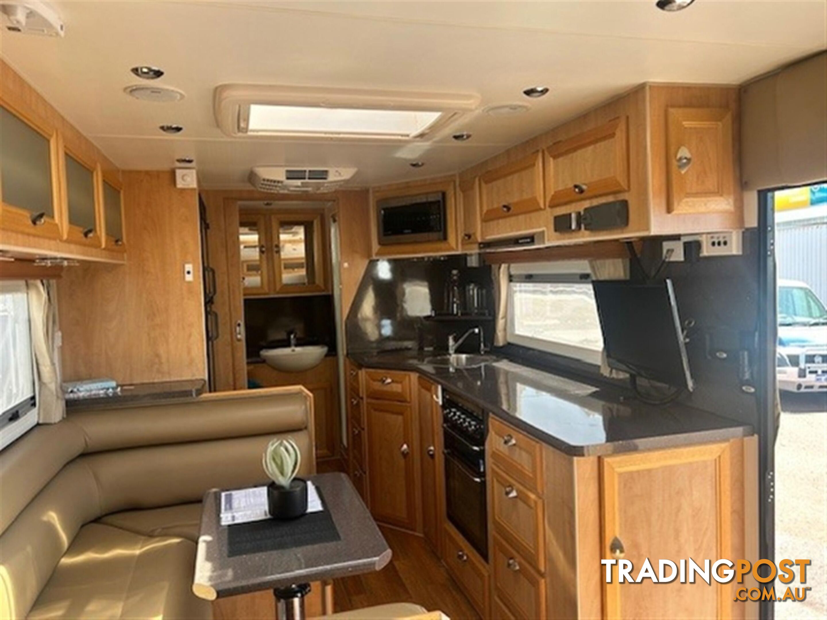 2013 TRAVELLER UTOPIA 22' CARAVAN SEMI OFF ROA 