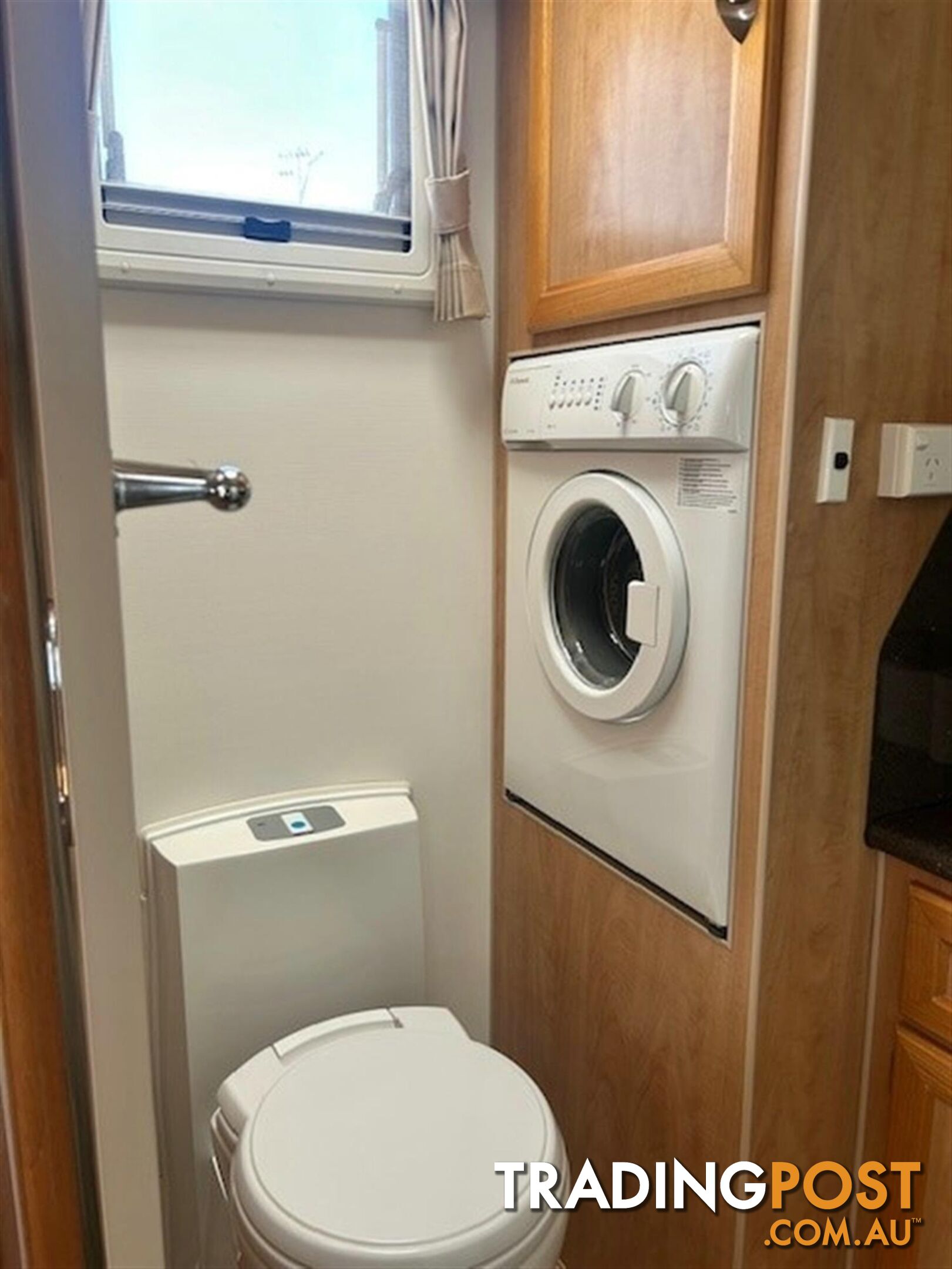 2013 TRAVELLER UTOPIA 22' CARAVAN SEMI OFF ROA 