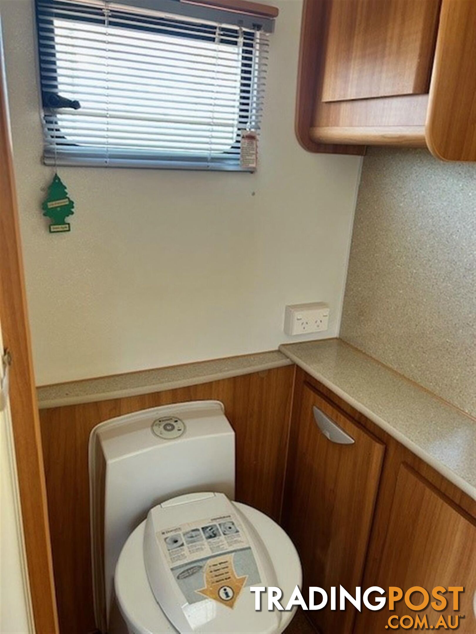 2012 COROMAL ELEMNET CARAVAN B542S 