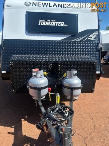 2025 NEWLANDS TOURISTER 675 FAMILY LUXE 2B CLUB CARAVAN - photo 2 of 44