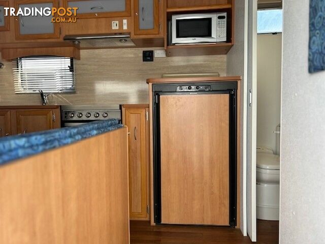 2011 WINDSOR GENESIS 658 CARAVAN