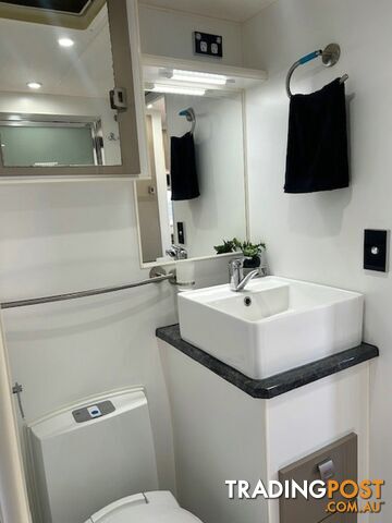 2017 MURRAY ELITE CENTRE ENSUITE CARAVAN