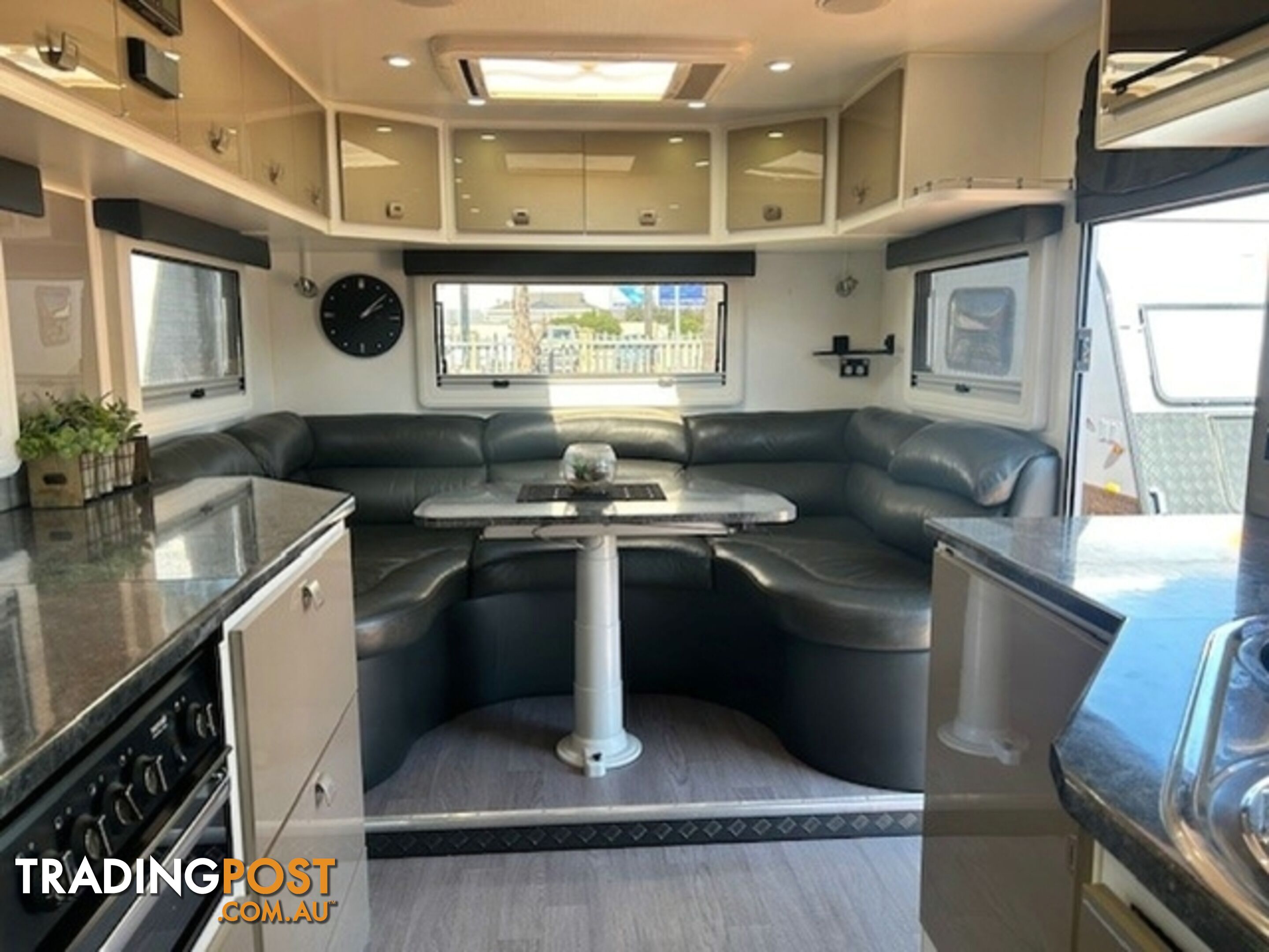 2017 MURRAY ELITE CENTRE ENSUITE CARAVAN