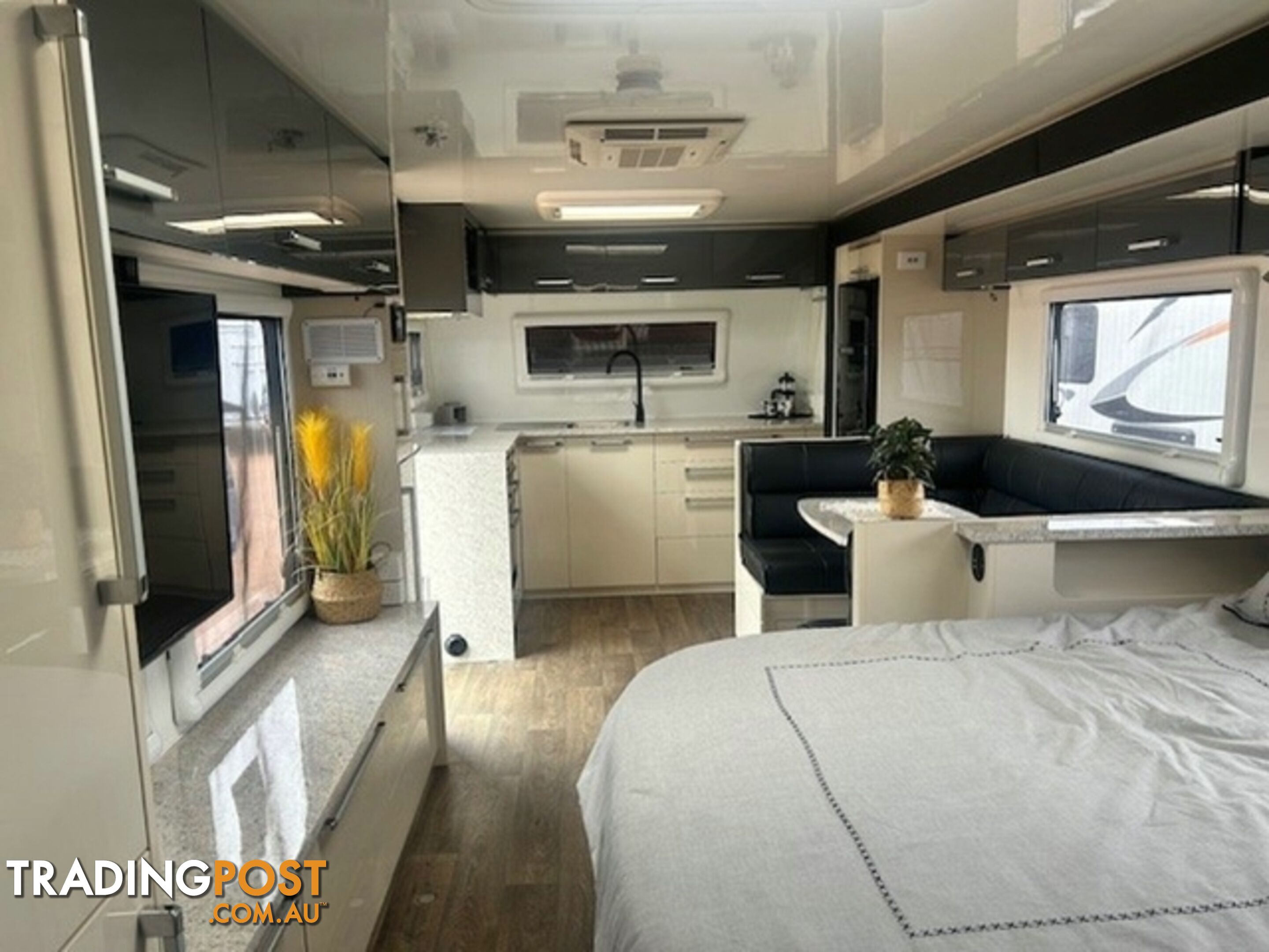 2017 COROMAL PRINCETON 735 DOUBLE SLIDE-OUT SLIDE-ON CAMPER