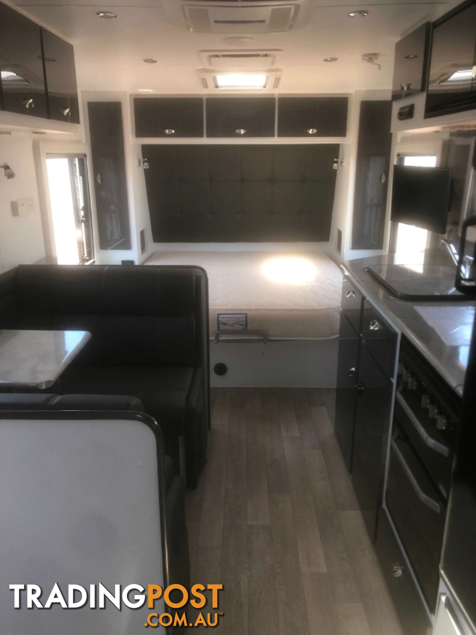 2020 LA VISTA EL TORO SEMI OFF ROAD CARAVAN