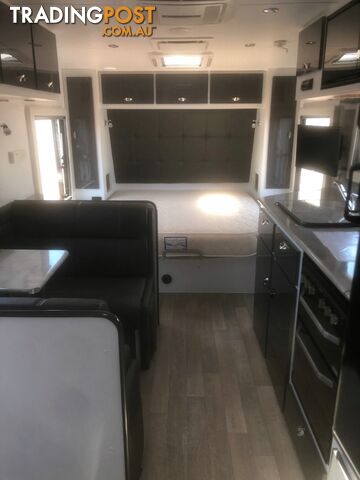 2020 LA VISTA EL TORO SEMI OFF ROAD CARAVAN