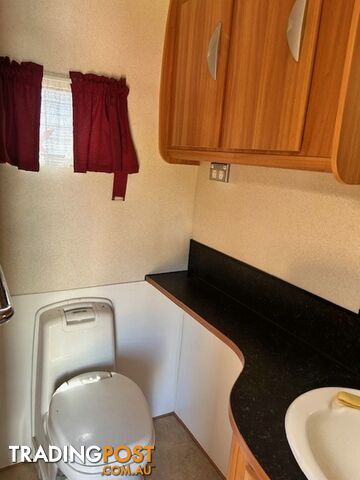 2009 COROMAL LIFESTYLE 618S SINGLE BEDS CARAVAN