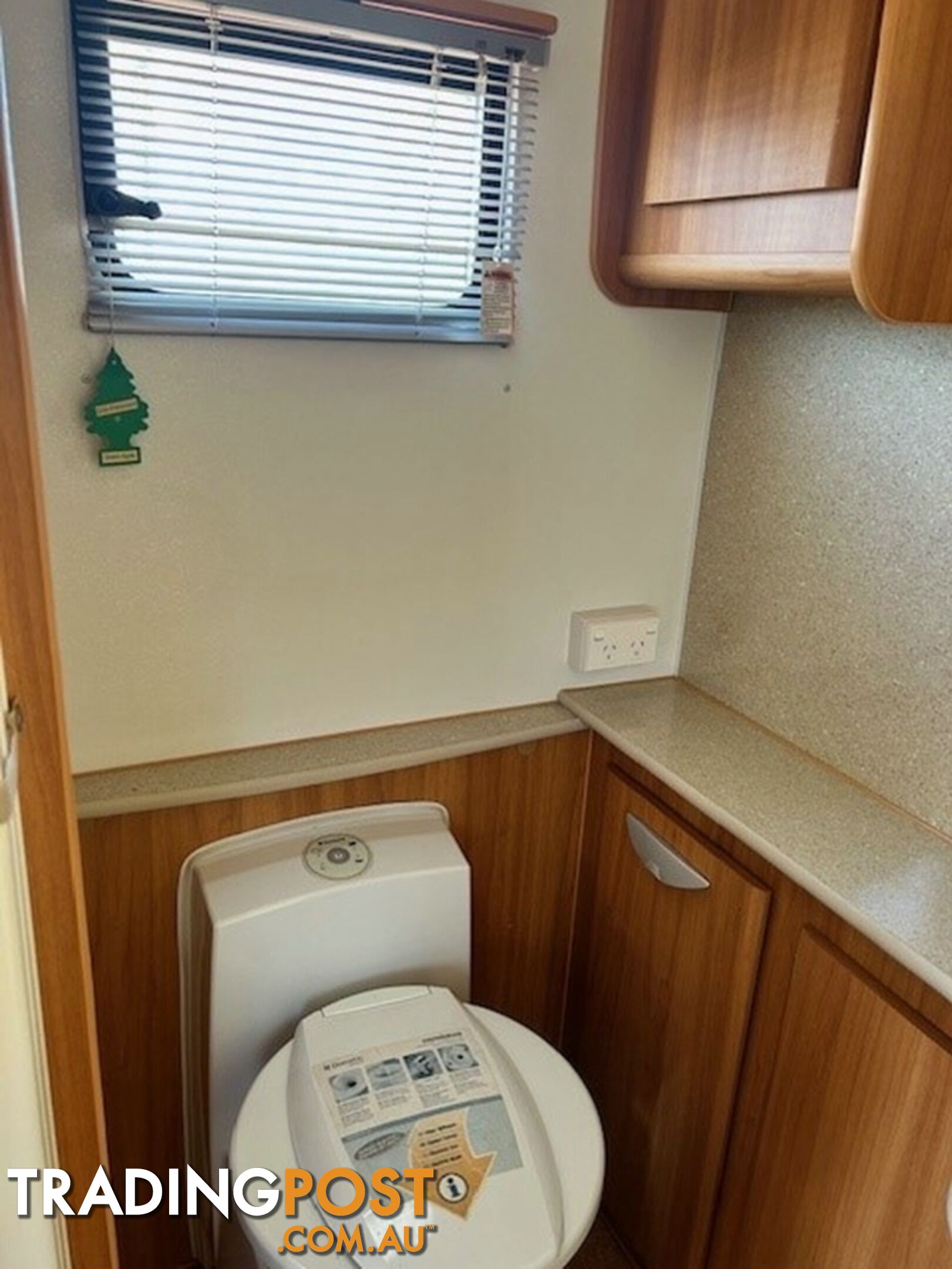 2012 COROMAL ELEMNET CARAVAN B542S 