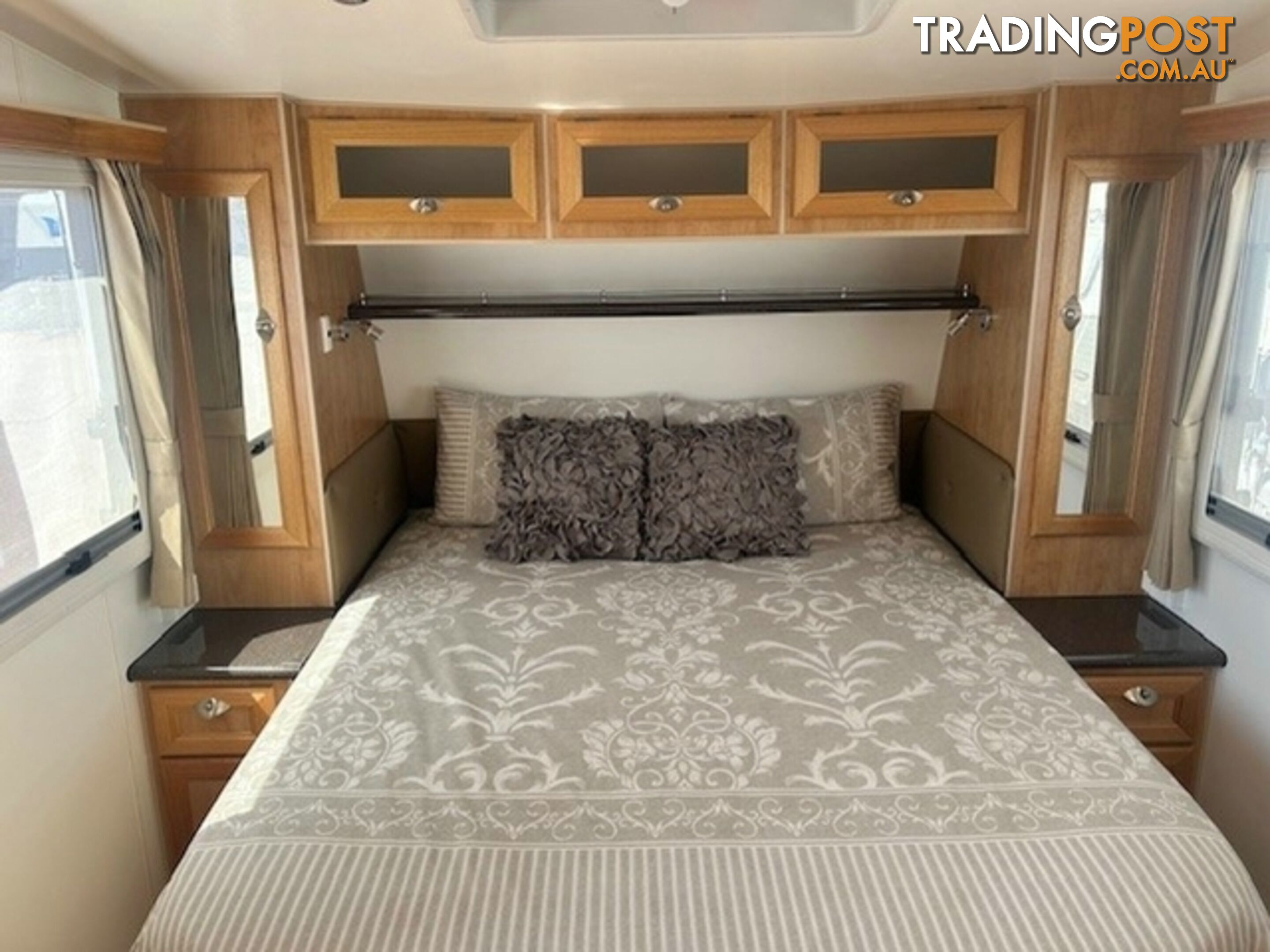 2013 TRAVELLER UTOPIA 22' CARAVAN SEMI OFF ROA 