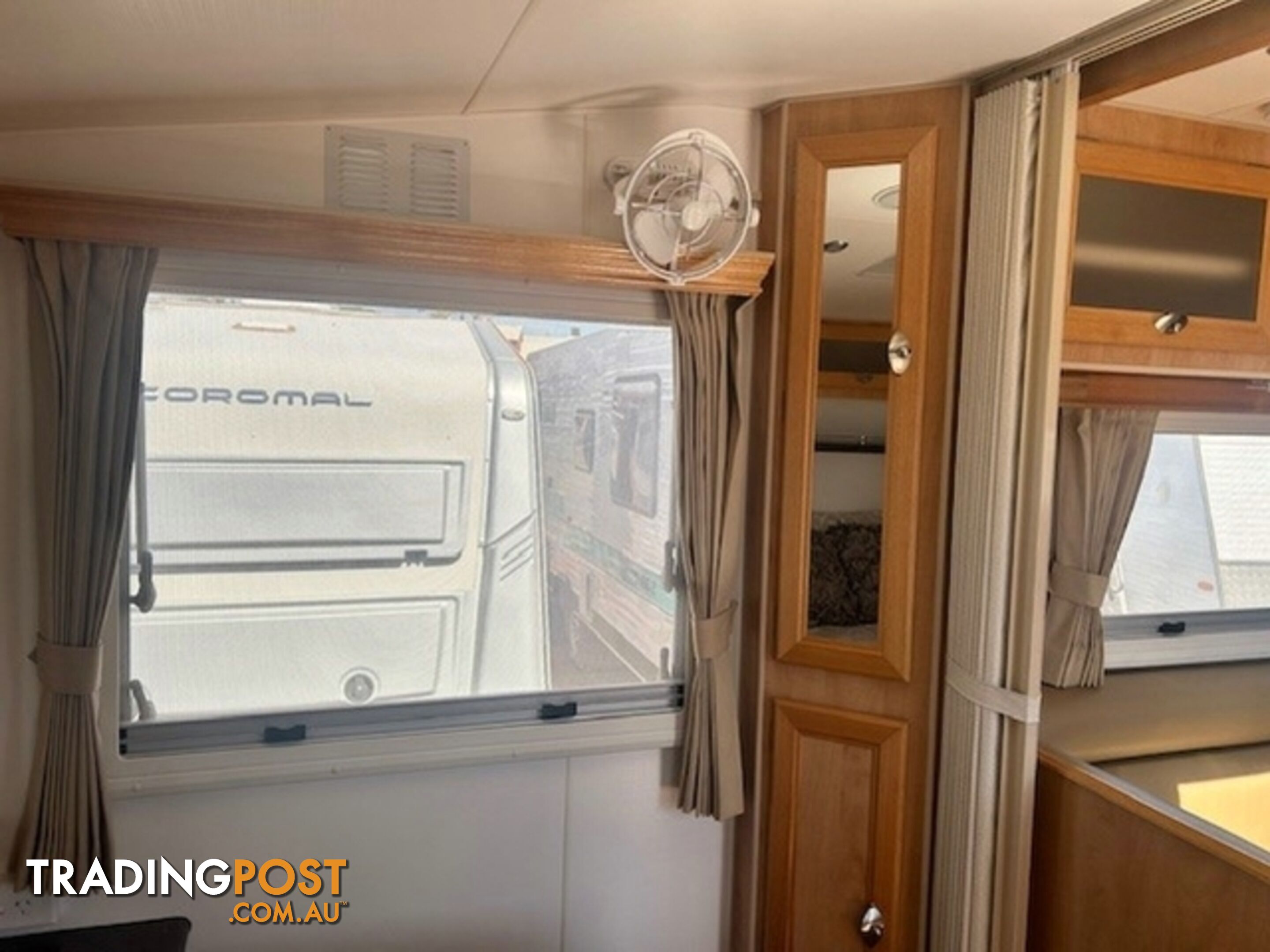 2013 TRAVELLER UTOPIA 22' CARAVAN SEMI OFF ROA 